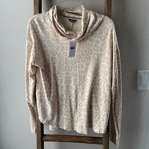 NWT Splendid Cheetah Print Turtleneck